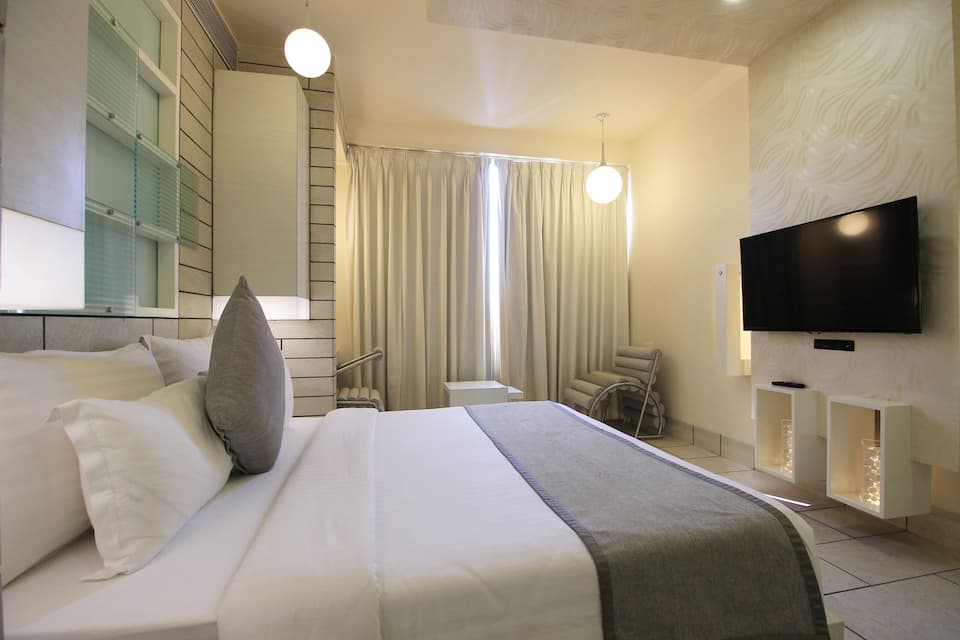 Deluxe Bedroom